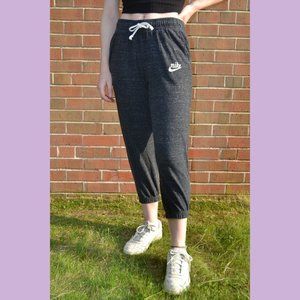 Nike Capris Joggers